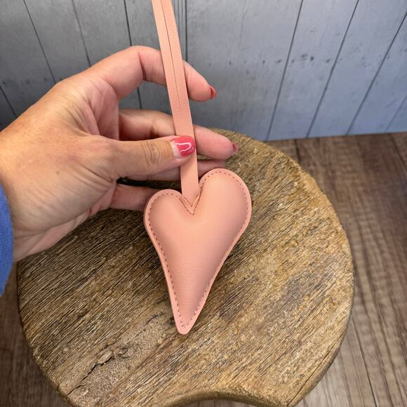 Light Pink Rose Heart Tassel Heart Keychain NEW FAST SHIP - Picture 6 of 6